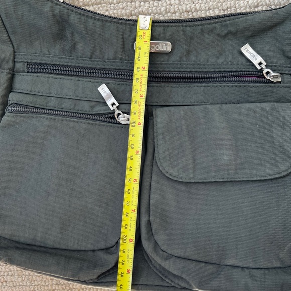 Baggalini crossbody purse, grey green and Fuscia interior. - Picture 4 of 5